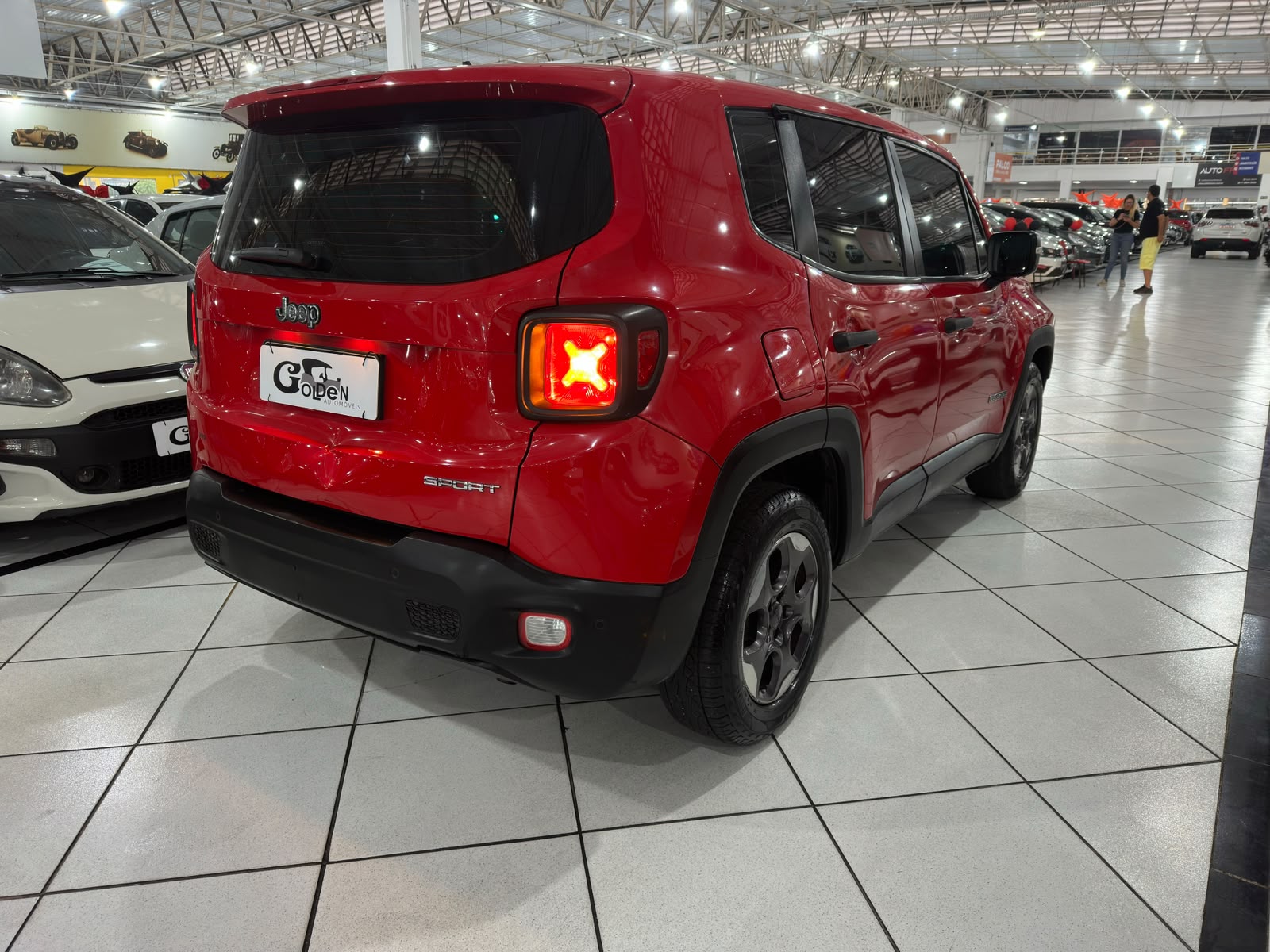 Jeep Renegade Sport 1.8 4x2 Flex 16V Aut. - foto 4